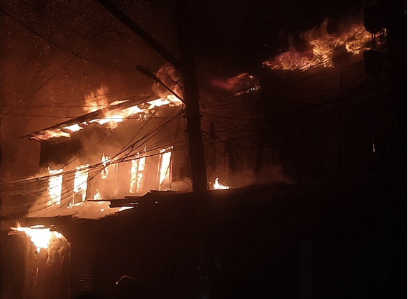 Fire Damages Residential-Cum-Commercial Complex In Srinagar, 2 Firemen Injured